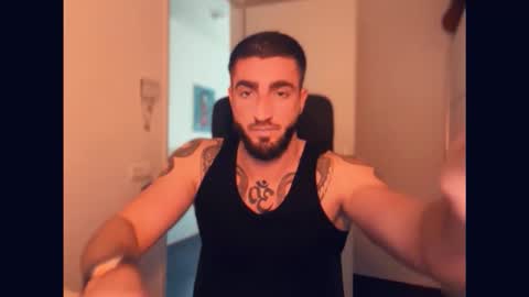 Snapshot of bigsnakeman1995 chatting on 10-17-25, 12:19 Gogo online show from 10-17-25, 12:19