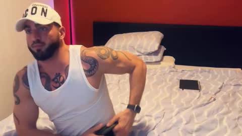 Snapshot of bigsnakeman1995 chatting on 11-05-25, 01:44 Gogo online show from 11-05-25, 01:44