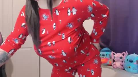  Nubia  online show from 12-24-24, 04:40