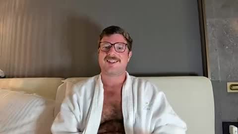 Snapshot of bigthickvic chatting on 05-08-26, 01:33 bigthickvic online show from 05-08-26, 01:33