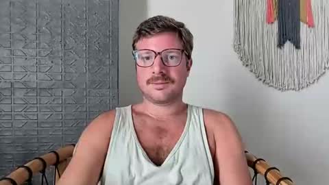 Snapshot of bigthickvic chatting on 05-09-26, 01:16 bigthickvic online show from 05-09-26, 01:16