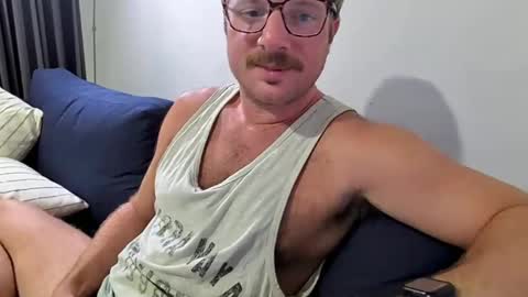 Snapshot of bigthickvic chatting on 05-16-26, 02:19 bigthickvic online show from 05-16-26, 02:19