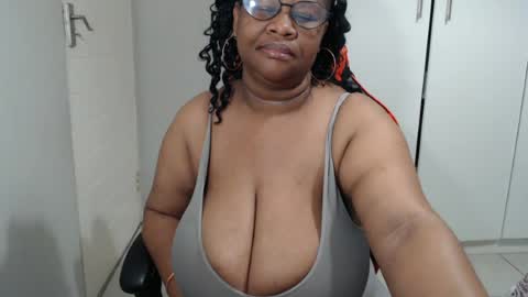 Lona online show from 07-20-26, 03:10