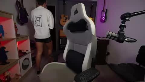 bigxboy96 online show from 01-13-26, 04:29