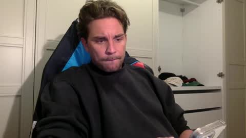 Snapshot of bikdig1 chatting on 12-12-24, 03:59 bikdig1 online show from 12-12-24, 03:59