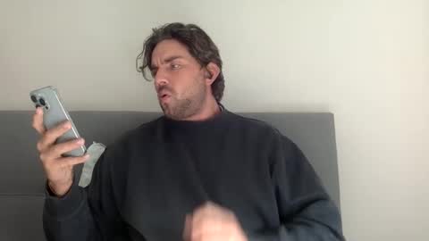 Snapshot of bikdig1 chatting on 11-04-25, 12:48 bikdig1 online show from 11-04-25, 12:48