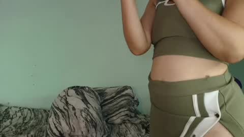 Snapshot of biki_sensual chatting on 08-06-26, 01:40 hi soy natural girl biki online show from 08-06-26, 01:40