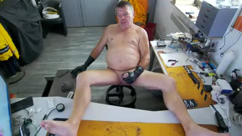Snapshot of bilutz777 chatting on 07-07-26, 12:20 bilutz777 online show from 07-07-26, 12:20