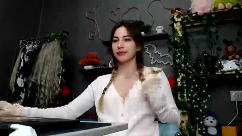 Snapshot of binalina chatting on 10-08-25, 09:40 binalina online show from 10-08-25, 09:40