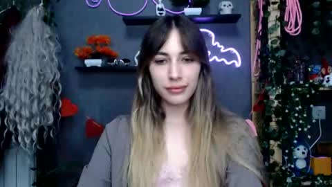 Snapshot of binalina chatting on 10-18-25, 09:15 binalina online show from 10-18-25, 09:15