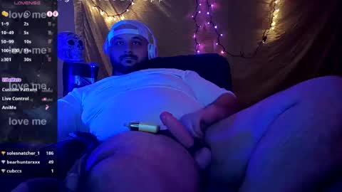 Snapshot of binkanator33 chatting on 05-15-26, 11:34 johnnydepth333 online show from 05-15-26, 11:34