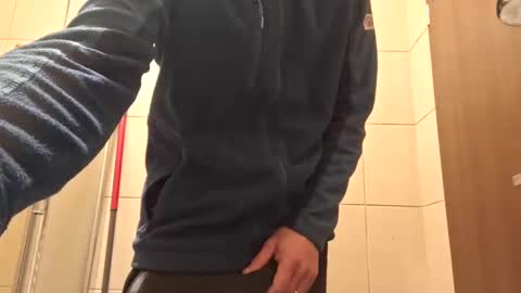 Snapshot of bisexdadd chatting on 12-05-24, 03:26 bisexdadd online show from 12-05-24, 03:26