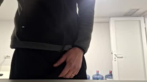 Snapshot of bisexdadd chatting on 01-09-25, 04:30 bisexdadd online show from 01-09-25, 04:30