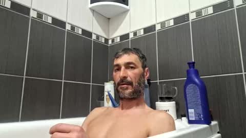 Snapshot of bisexdadd chatting on 01-31-25, 05:40 bisexdadd online show from 01-31-25, 05:40