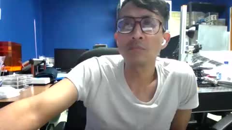 Manu O online show from 05-30-26, 01:14