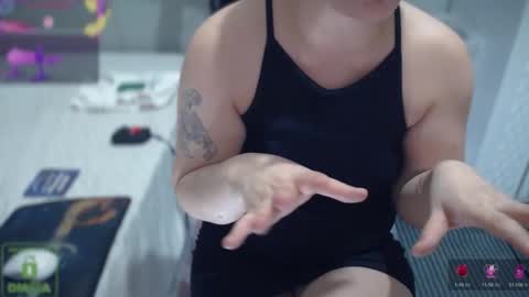 Snapshot of bisexyeliz35 chatting on 09-28-25, 09:31 bisex woman online show from 09-28-25, 09:31