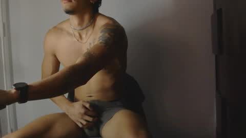 Snapshot of bitix00 chatting on 12-04-25, 04:59 bitix00 online show from 12-04-25, 04:59