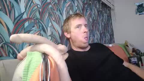 Snapshot of bizoukey15 chatting on 09-08-25, 08:30 bizoukey15 online show from 09-08-25, 08:30