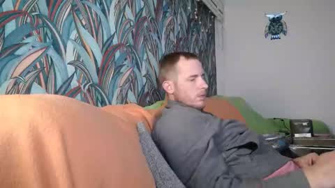 Snapshot of bizoukey15 chatting on 09-24-25, 01:31 bizoukey15 online show from 09-24-25, 01:31