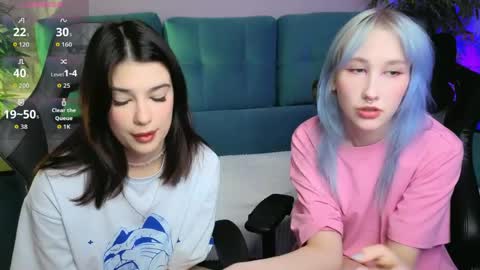 Julia online show from 04-17-26, 03:37