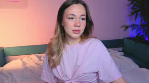 Julia online show from 06-12-26, 08:19