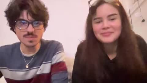 Snapshot of bkws985 chatting on 10-23-25, 01:05 bkws985 online show from 10-23-25, 01:05