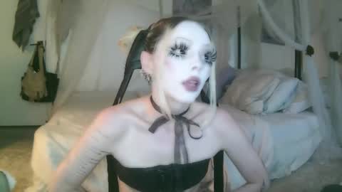 vampire fang  online show from 06-14-26, 02:46