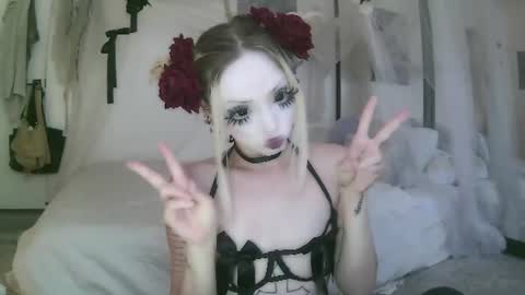 vampire fang  online show from 06-15-26, 05:15