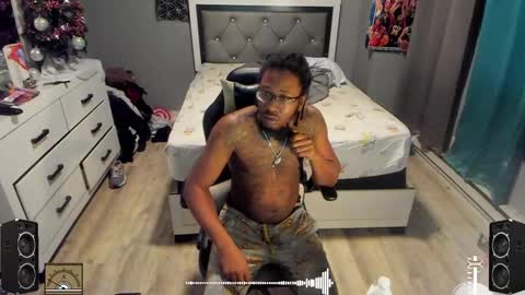 Plant Base Streamers From Pennsylvania online show from 12-15-24, 10:47