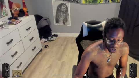 Plant Base Streamers From Pennsylvania online show from 09-24-25, 10:24