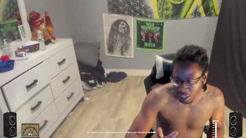 Plant Base Streamers From Pennsylvania online show from 10-10-25, 11:26