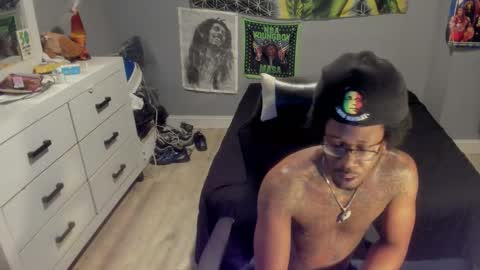 Plant Base Streamers From Pennsylvania online show from 12-02-25, 12:05