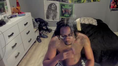 Plant Base Streamers From Pennsylvania online show from 12-13-25, 11:10