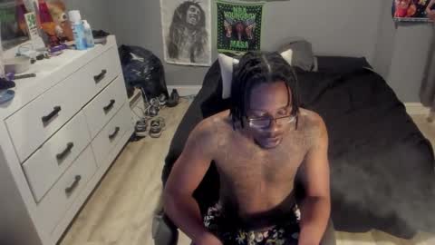 Plant Base Streamers From Pennsylvania online show from 12-18-25, 12:27