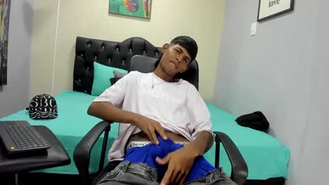 boy online show from 03-01-25, 02:04