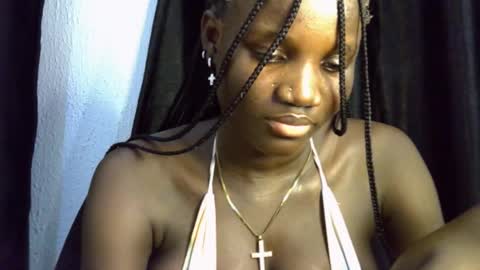 Snapshot of black_ebonyqueen chatting on 09-17-25, 08:32 Esthy online show from 09-17-25, 08:32