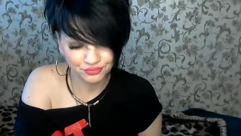 black_hot_01 online show from 11-25-25, 06:57