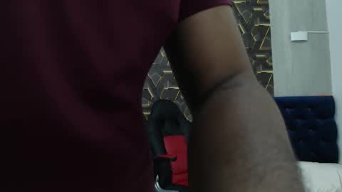 black_king_241 online show from 11-12-25, 03:18