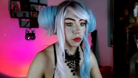 Snapshot of black_lady_05 chatting on 02-11-25, 05:16 millie online show from 02-11-25, 05:16