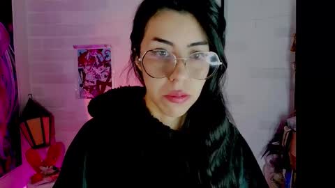 Snapshot of black_lady_05 chatting on 02-09-26, 04:27 millie online show from 02-09-26, 04:27