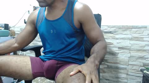 Snapshot of black_latino6 chatting on 09-25-25, 09:18 black_latino6 online show from 09-25-25, 09:18