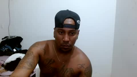 Snapshot of black_men22_ chatting on 06-23-26, 06:00 B L A C K M E N online show from 06-23-26, 06:00
