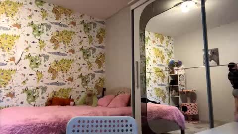 Liz online show from 03-26-26, 03:28