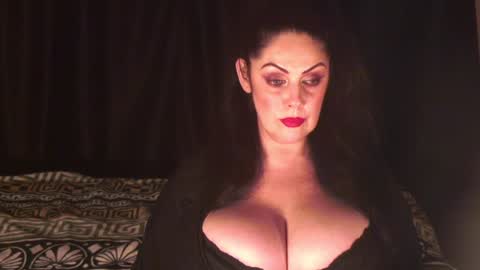 Snapshot of black_pearls chatting on 01-31-25, 10:52 Sarah online show from 01-31-25, 10:52