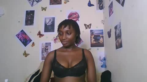 Snapshot of black_rosey chatting on 01-18-26, 03:21 veraa online show from 01-18-26, 03:21