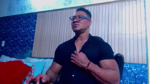 Snapshot of black_seus85 chatting on 02-21-26, 05:47 duglas online show from 02-21-26, 05:47