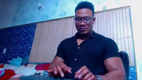 Snapshot of black_seus85 chatting on 03-08-26, 06:12 duglas online show from 03-08-26, 06:12