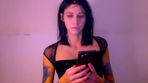 Snapshot of black_sswan chatting on 12-22-25, 07:44 Kristin online show from 12-22-25, 07:44