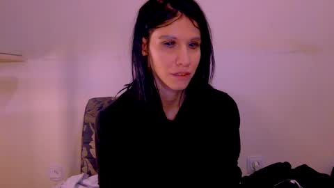 Snapshot of black_sswan chatting on 01-13-26, 12:27 Kristin online show from 01-13-26, 12:27