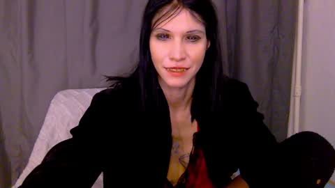 Snapshot of black_sswan chatting on 02-09-26, 04:44 Kristin online show from 02-09-26, 04:44